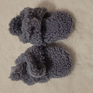 Robeez baby booties